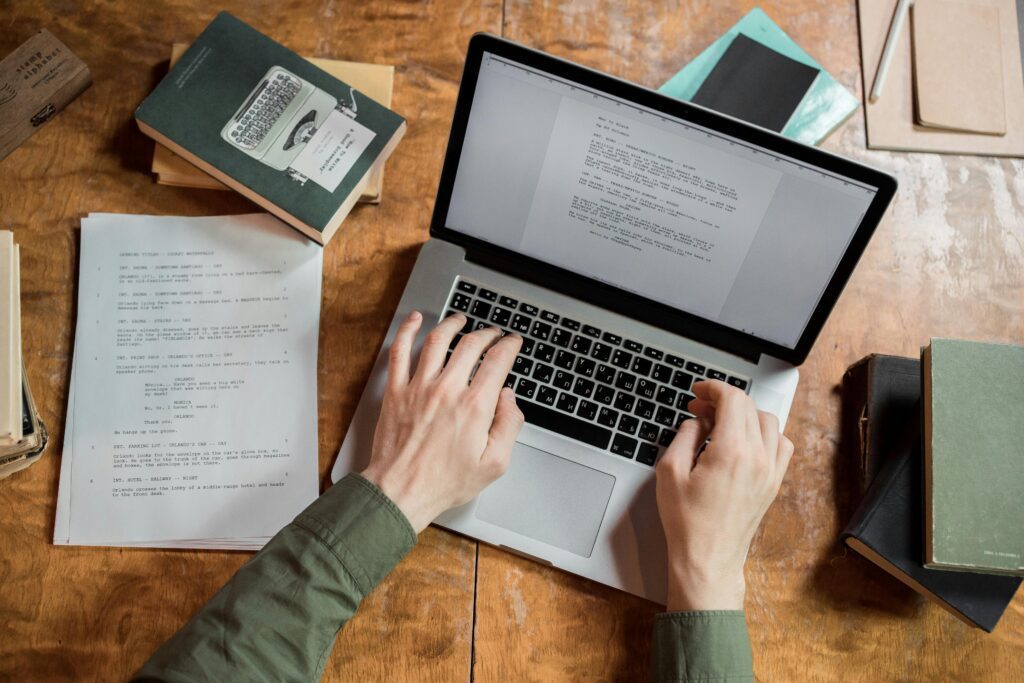 ChatGPT vs Claude: Which One Should Bloggers Use?